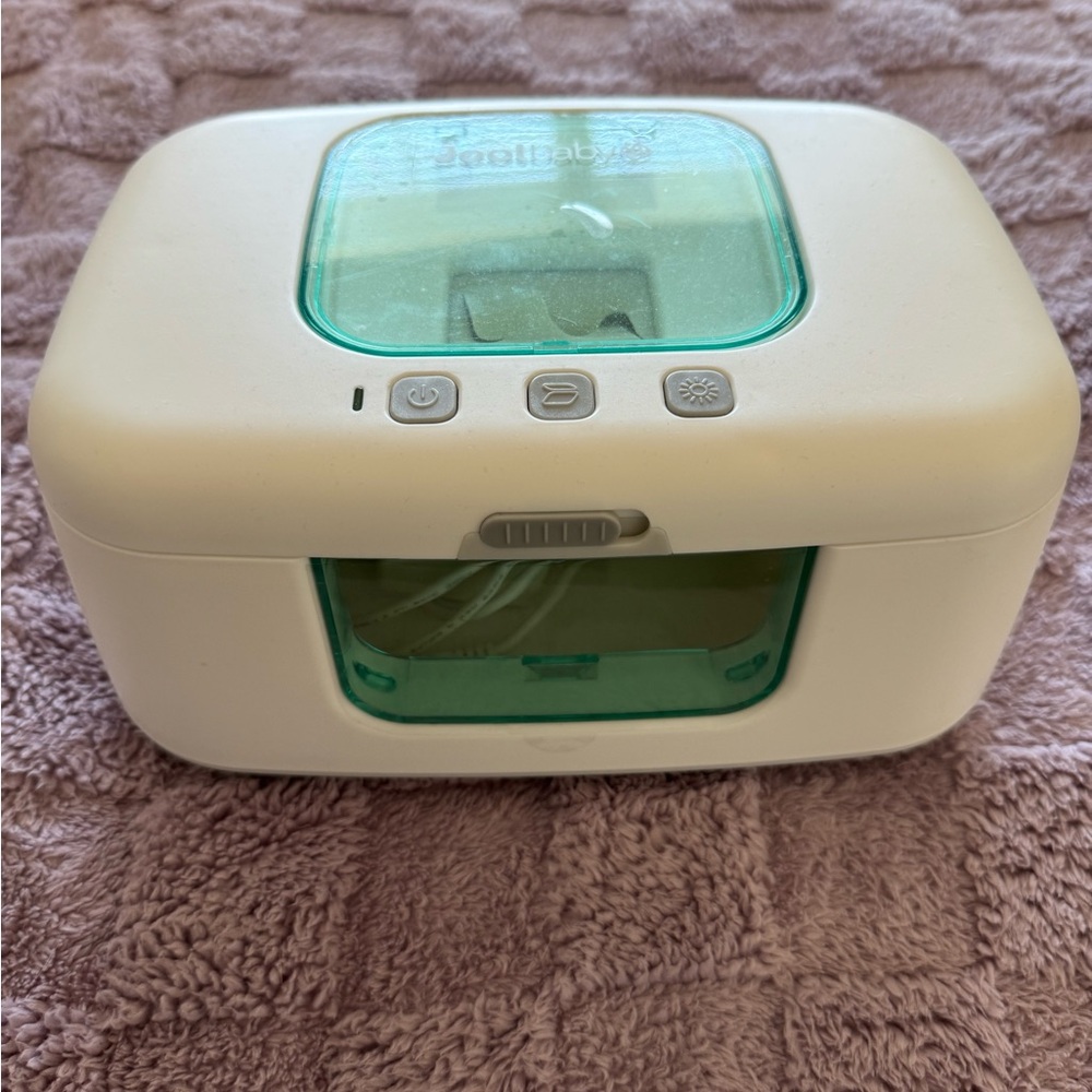 White and Green Wipe Warmer